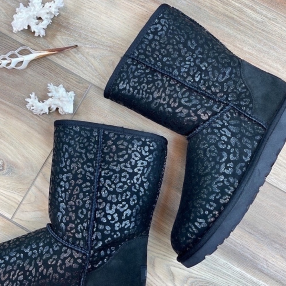 🌴🔆UGG- CLASSIC SHORT SNOW LEOPARD BOOTS PINK🔆🌴 - Picture 2 of 14